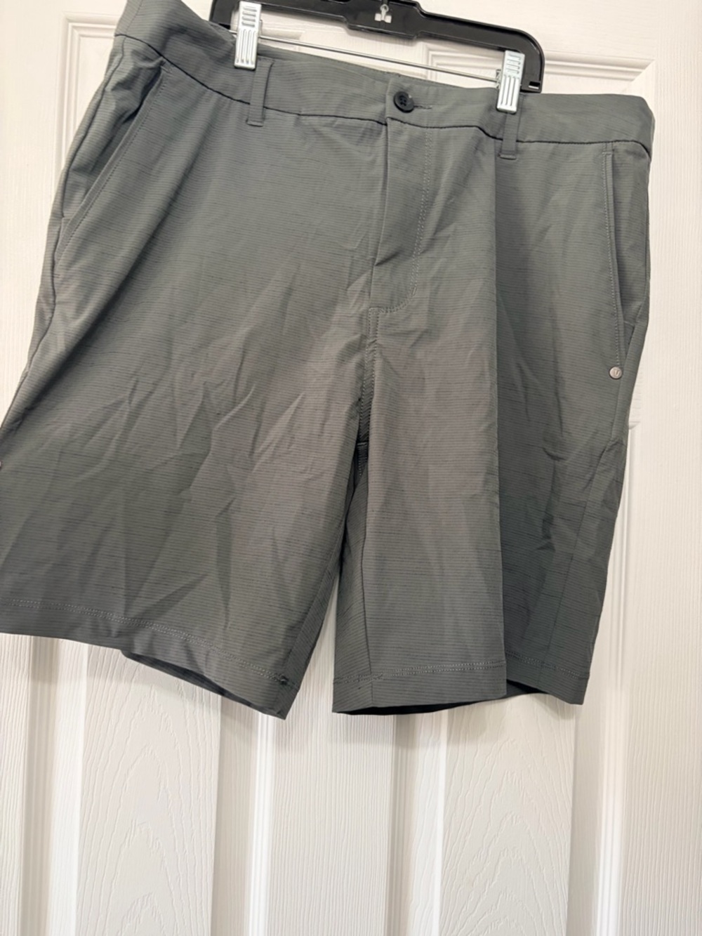 Vuori Gray Shorts 34